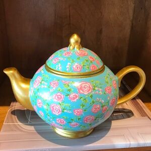 DISNEY ALICE IN WONDERLAND CERAMIC ROSE  TEAPOT COOKIE JAR